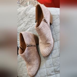 Size 9.5 Sonoma heels